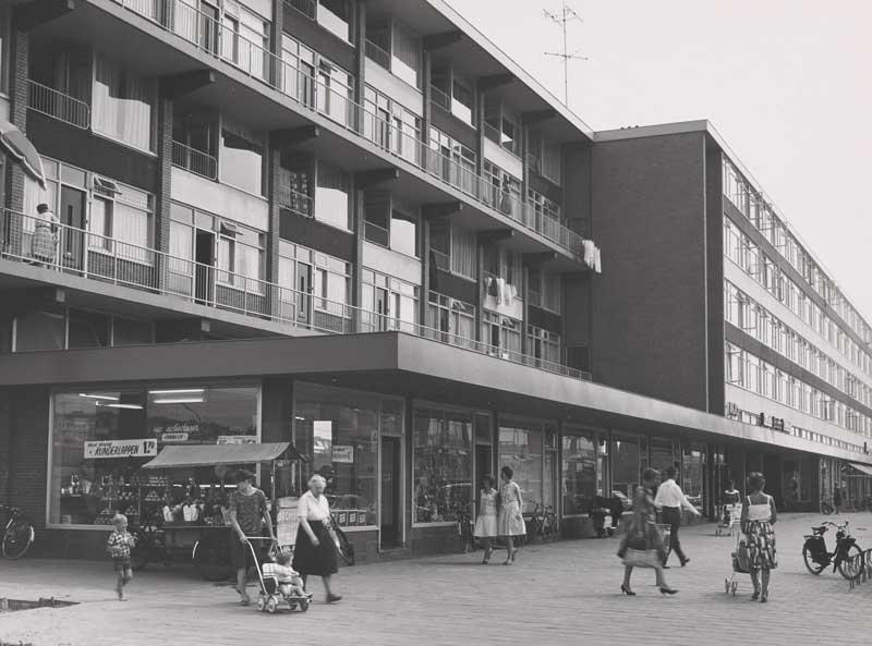 Winkelcentrum Crabbehof rond 1970